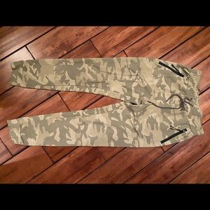 Echt camo matching joggers and sweat shirt